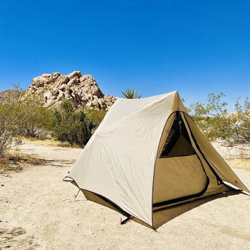 海外のキャンプってどんな感じなの いまどきの海外キャンプ事情をご紹介part 1 ロサンゼルス郊外のキャンプ場 ジョシュア ツリー国立公園編 マウンテンシティメディア